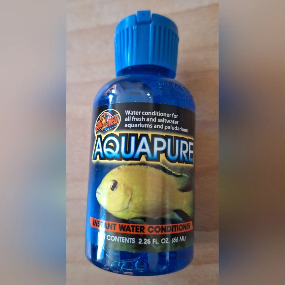 Zoo Med aquarium conditioner and fish food. NEW